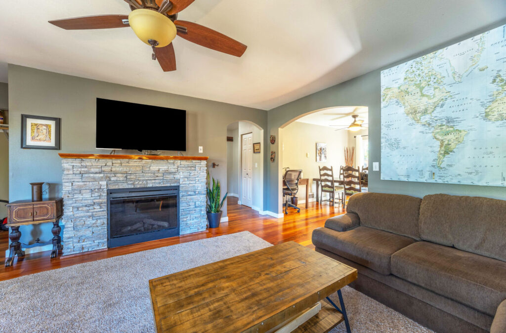 Property Walkthrough Devon Court Book Your Hood River Vacation