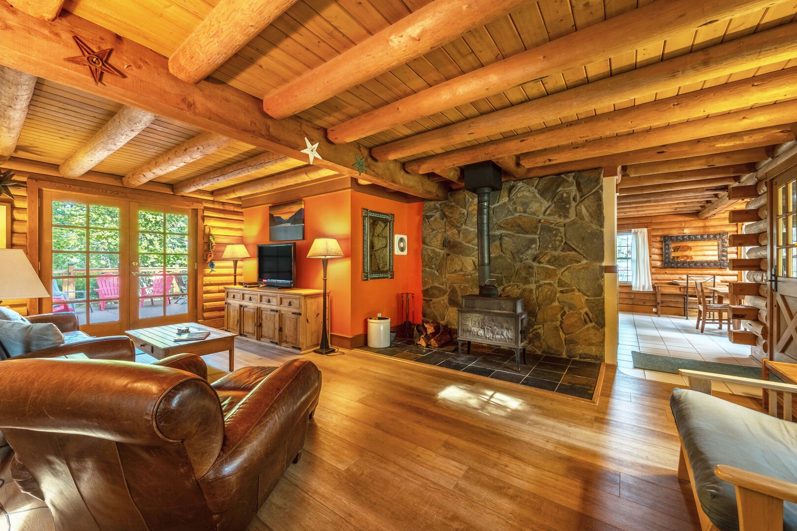 View our summer cabins near Hood River, Oregon